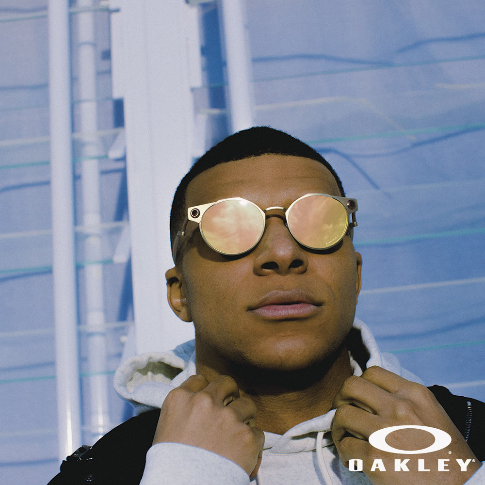 Opticien Digne les Bains propose la marqueOakley